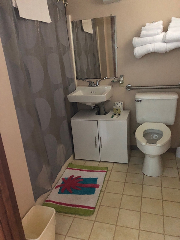 a bathroom at lake point motel
