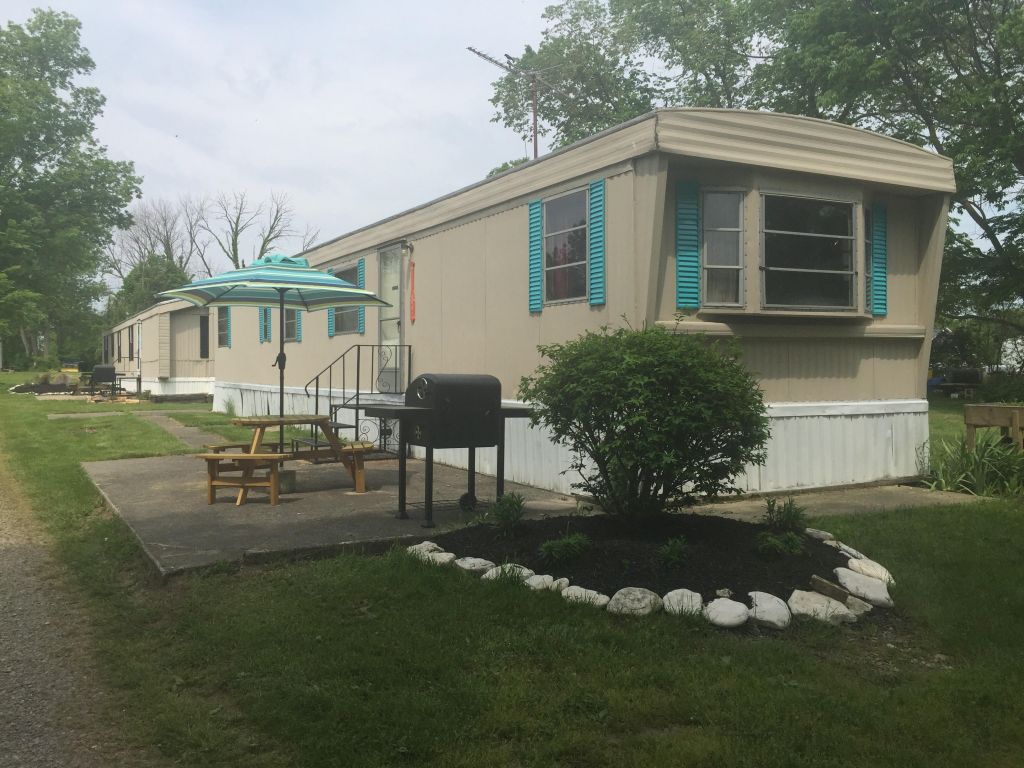 exterior of a lake point motel mobile home